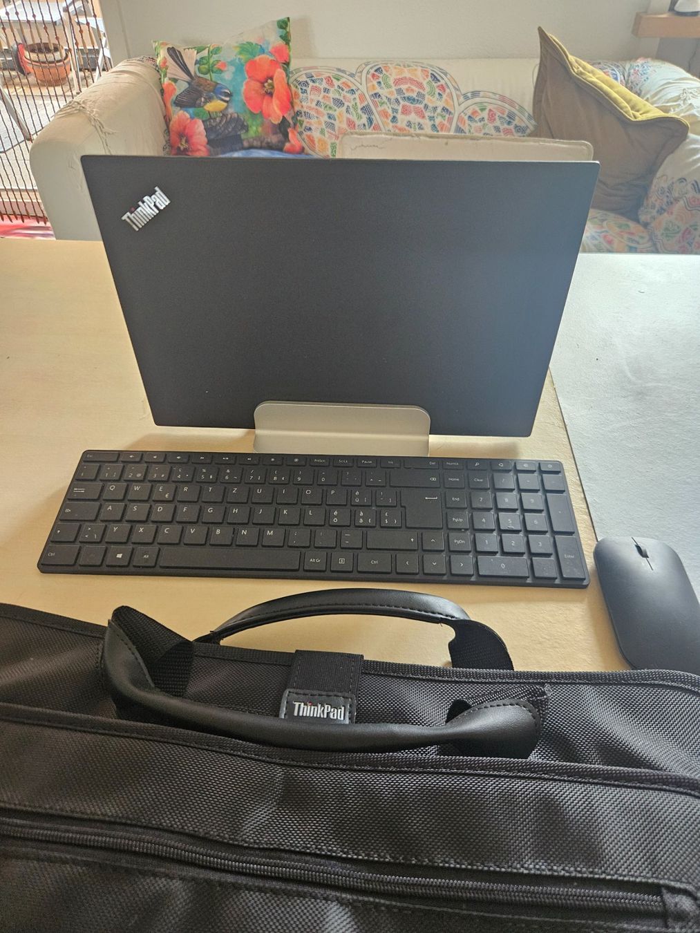 Lenovo Notebook: Homeoffice Set T490 inkl. Designer Keyboard / Maus / Tasche – Usato da Münchenstein venduto da lonerider 2