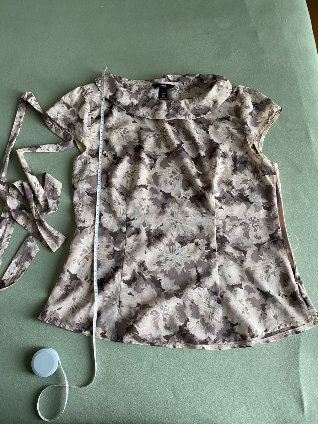 H&M Camicette: Bluse mit Gurt, rosa/beige, Gr. 44 – Usato da Gümligen venduto da Primeselection
