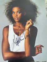 Whitney Houston (1963-2012) - orig. sign. Grossfoto