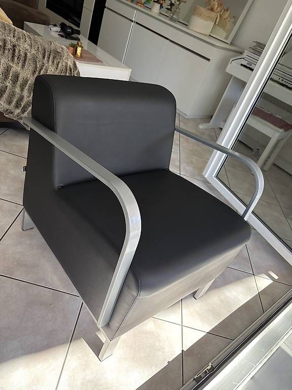 Poltrone: Fauteuil INCLASS noir – Usato da La Tour-de-Trême venduto da gan_5k85