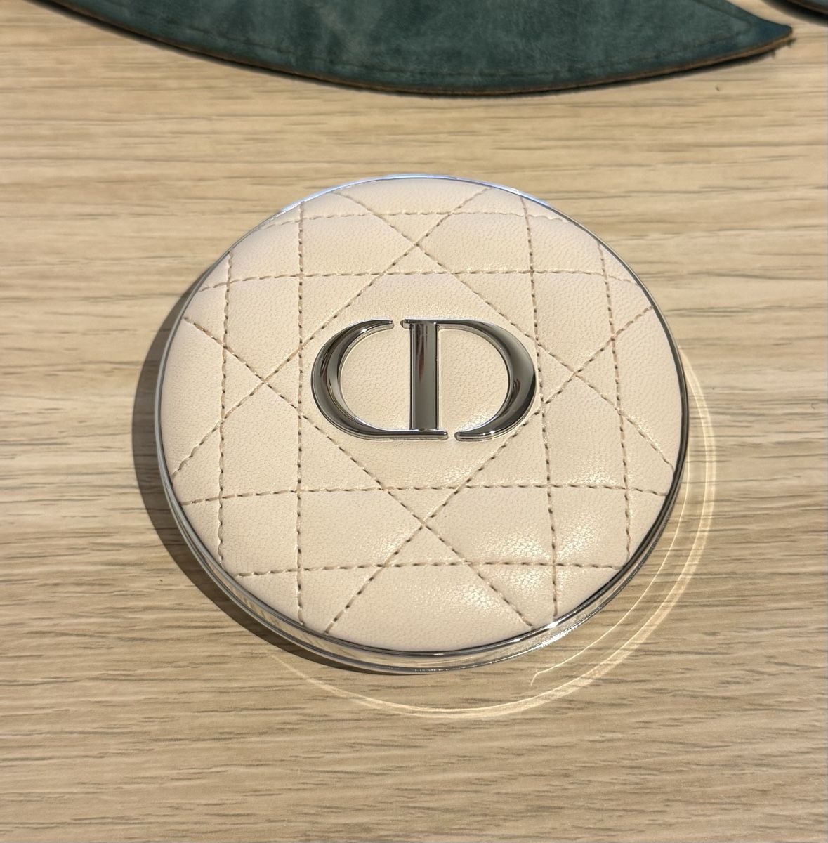 Dior Make-up: Dior Forever Compact Mirror – Gebraucht aus Luzern von sas_r89l