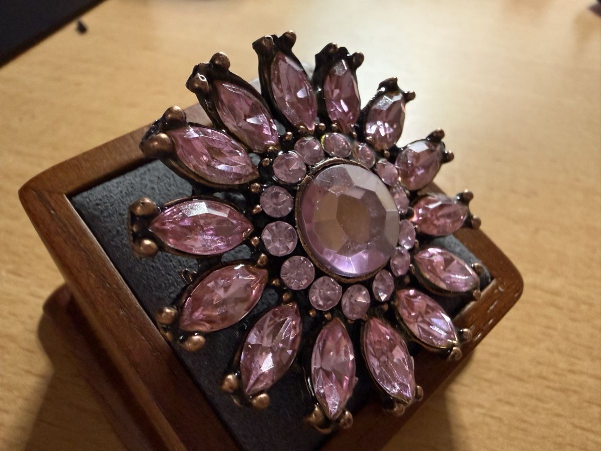 Broschen & Nadeln: Vintage-Brosche mit rosa Strasssteinen – Gebraucht aus Lamone von LaCantinaMagica 5