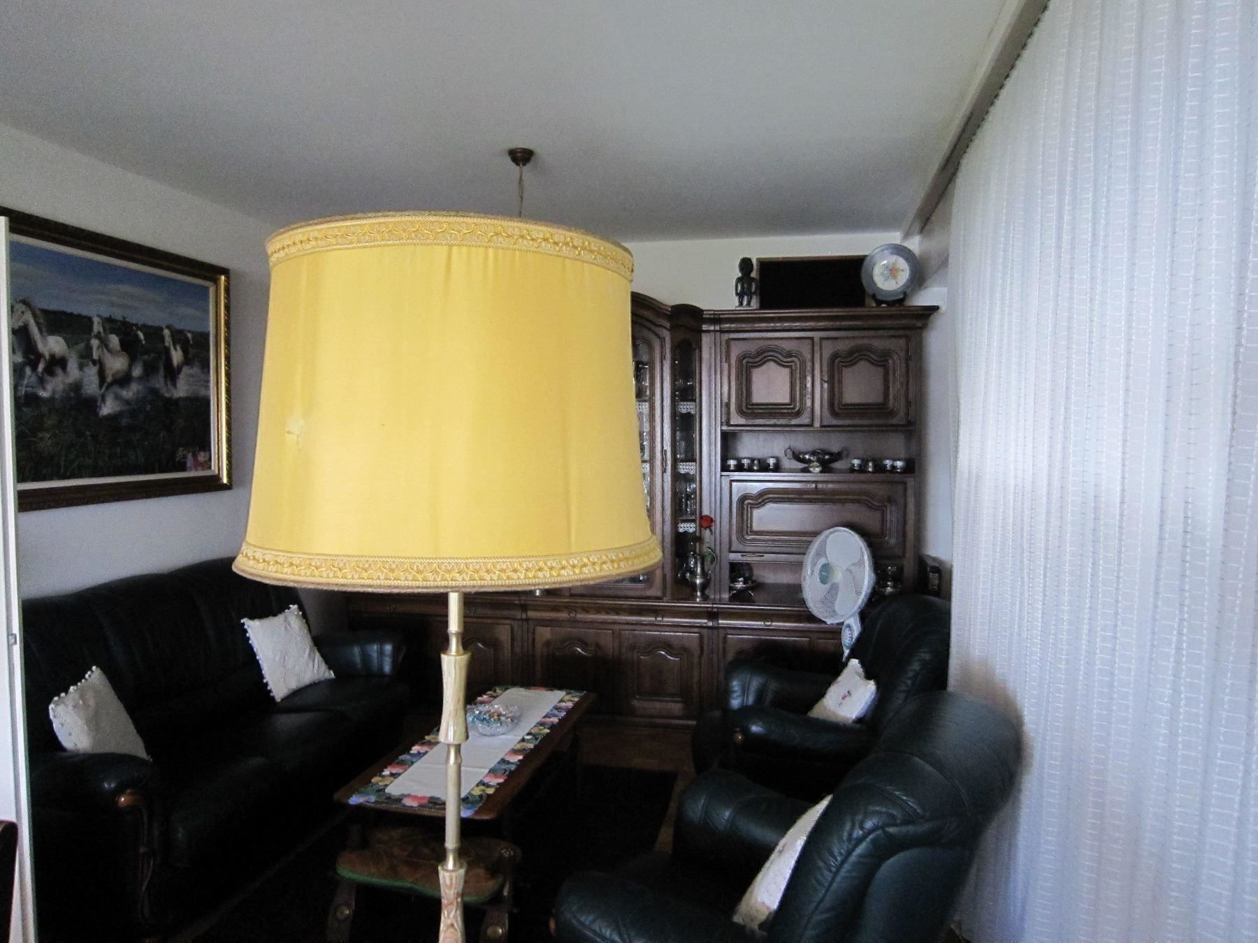 Lampade: VIEILLE LAMPE SUR PIED EN ONIX – Usato da Grand-Lancy venduto da Jc42 1