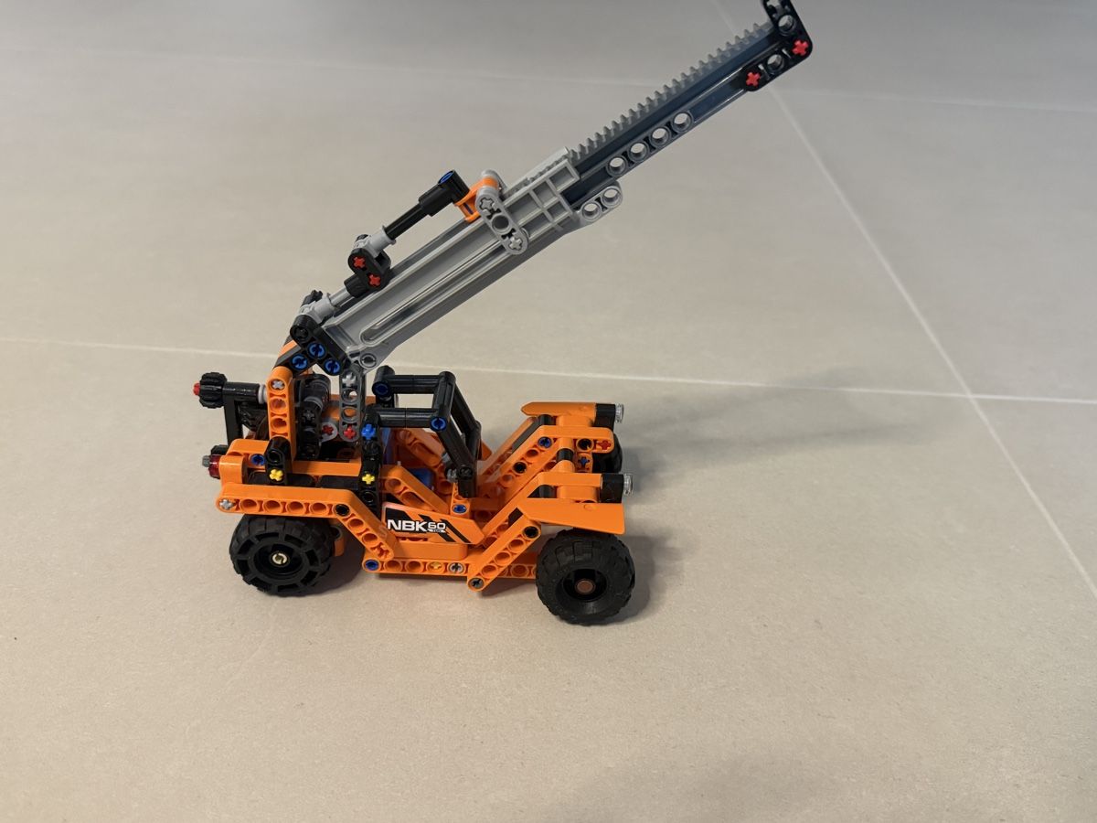 Lego Kit di costruzioni: Lego Technic Kran und Lastwagen – Usato da Zürich venduto da kidscars 1