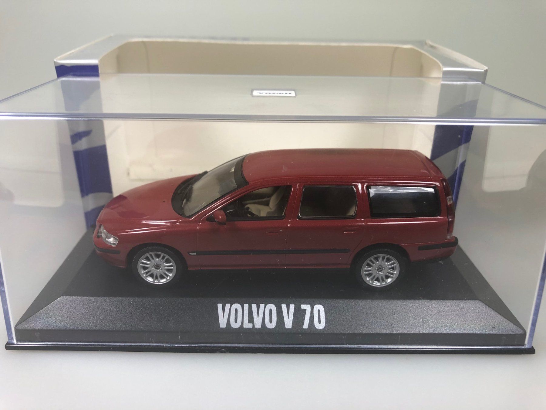 Volvo Modellautos: Volvo V70 - Minichamps - 1:43 – Gebraucht aus Widen von Himan 2