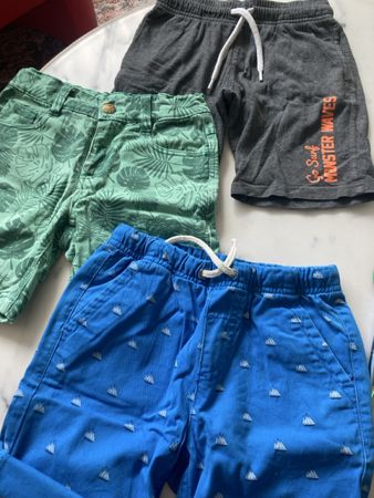 3x kurze Hosen zum Austragen