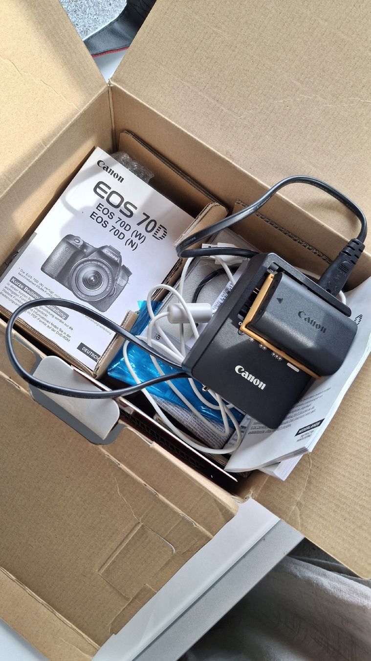 Canon Fotocamera: Canon EOS 70D, 18-135mm STM – Nuovo e nell'imballaggio originale da Astano venduto da Ale_R8CH 6