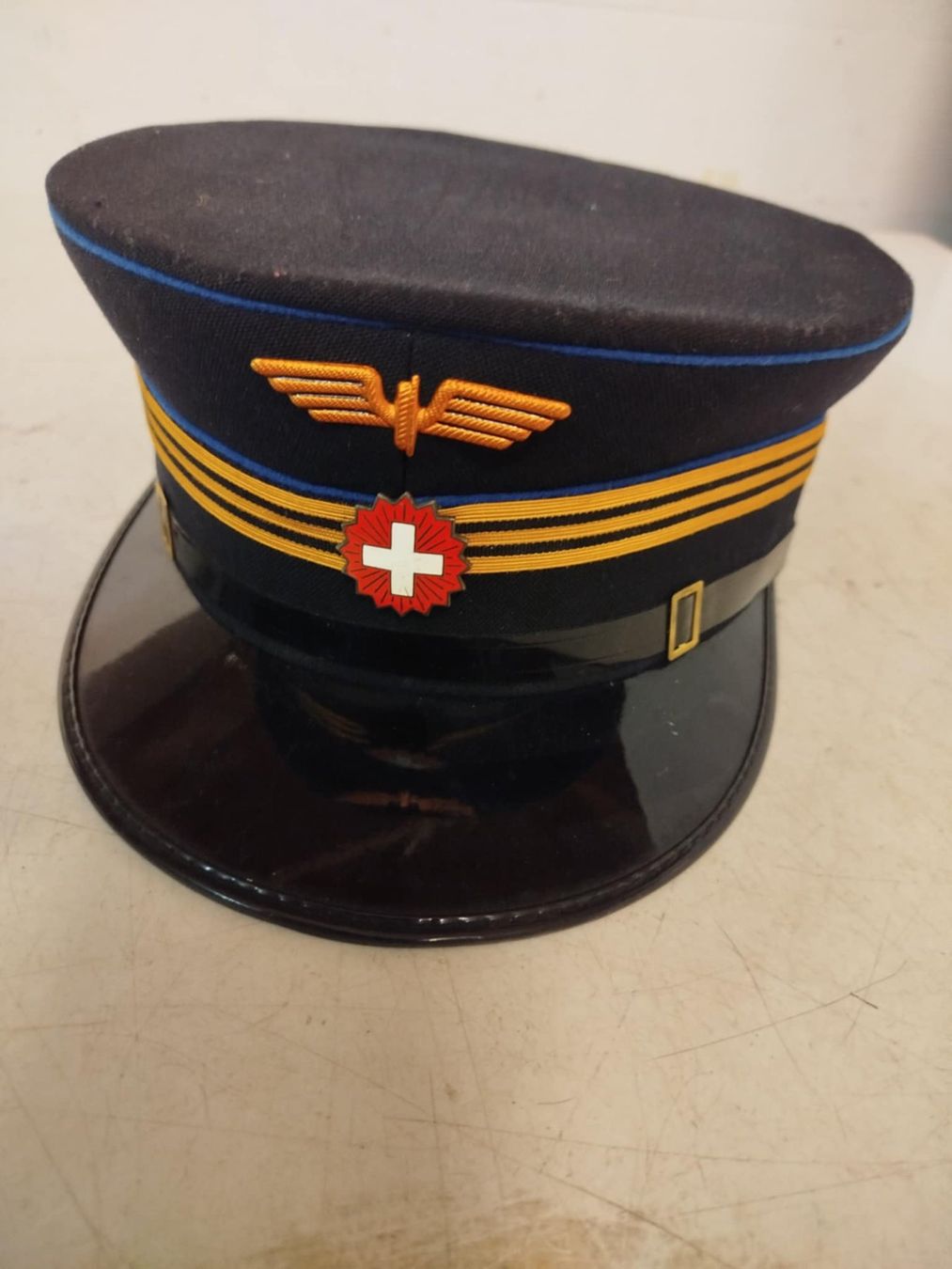 SBB/CFF/FFS Uniformi: Casquette de chemin de fer, – Usato da La Chaux-de-Fonds venduto da Emmaus2300CDF