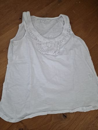 Weisses Top mit Häkeldetails, Grösse L Sommerlich!