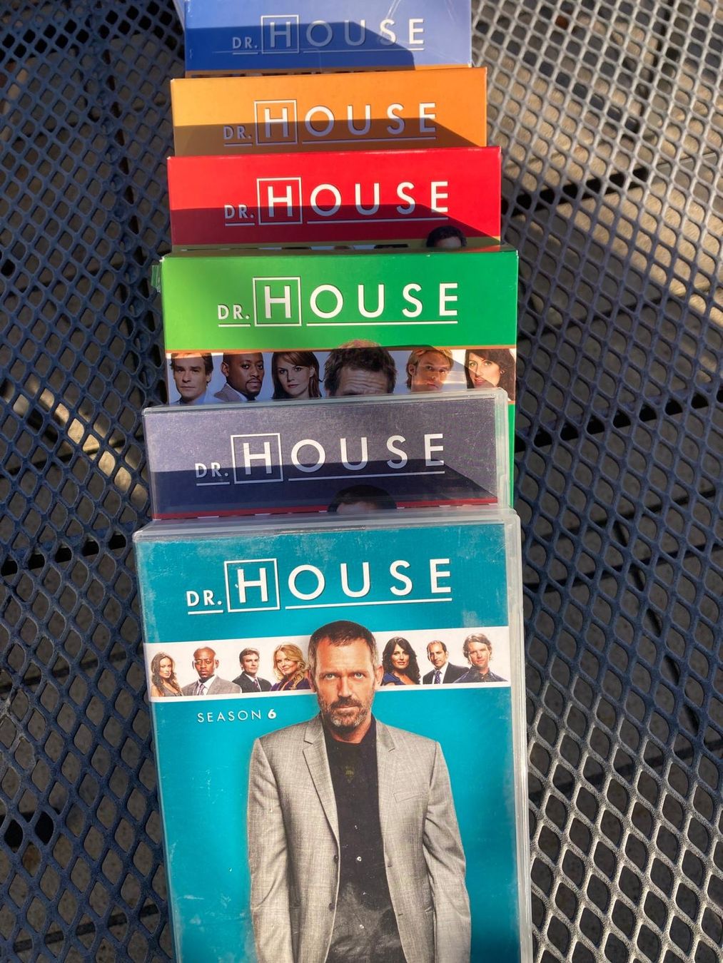 Tutti i DVDs: Dr. House DVD Sammlung Staffel 1-6 – Usato da Buttikon SZ venduto da FlohmarktParadies