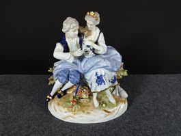 Antike Porzellanfigur, Liebespaar, Unter Weiss Bach
