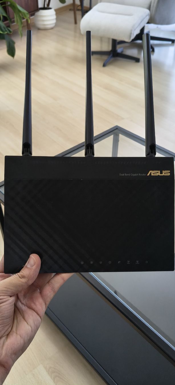 Asus Modems & Router: router asus rt-ac66u – Gebraucht aus Baar von pip_5ktt