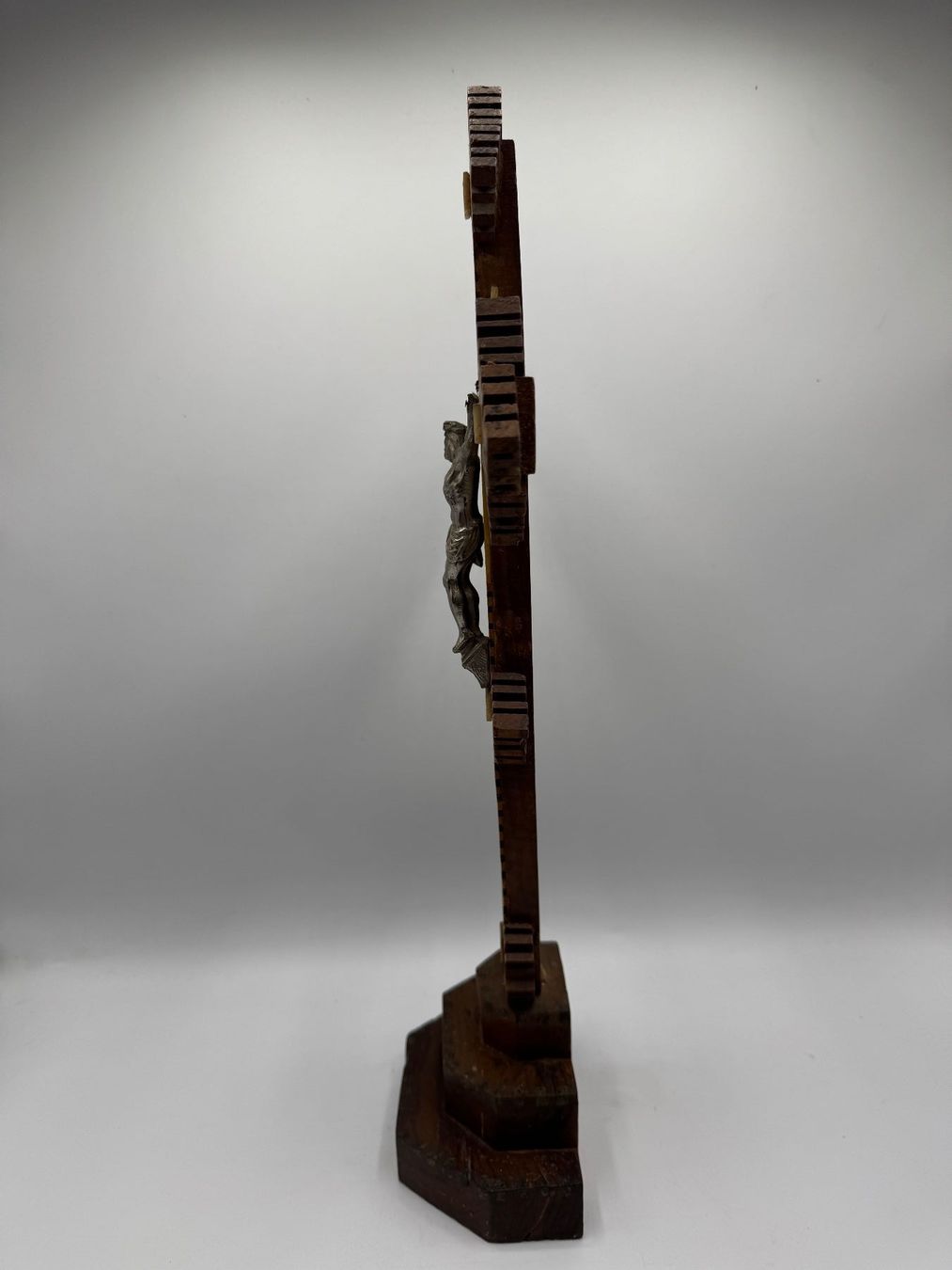 Statuette: Altes Kruzifix , Holz, religiös – Usato da Sachseln venduto da BONATI01 8