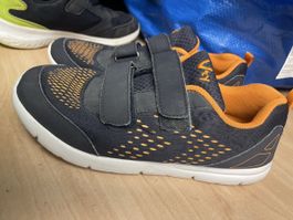 Leichte Sneakers Vty Klettverschluss Gr.  36 guter Zustand