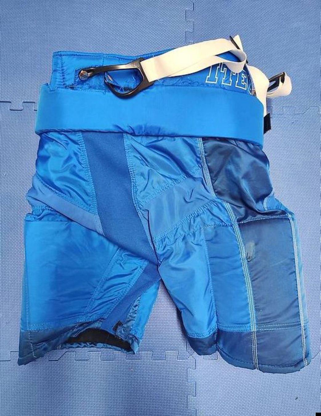 Pantaloni: *** Eishockey Hose *** – Usato da Othmarsingen venduto da Othm13 2