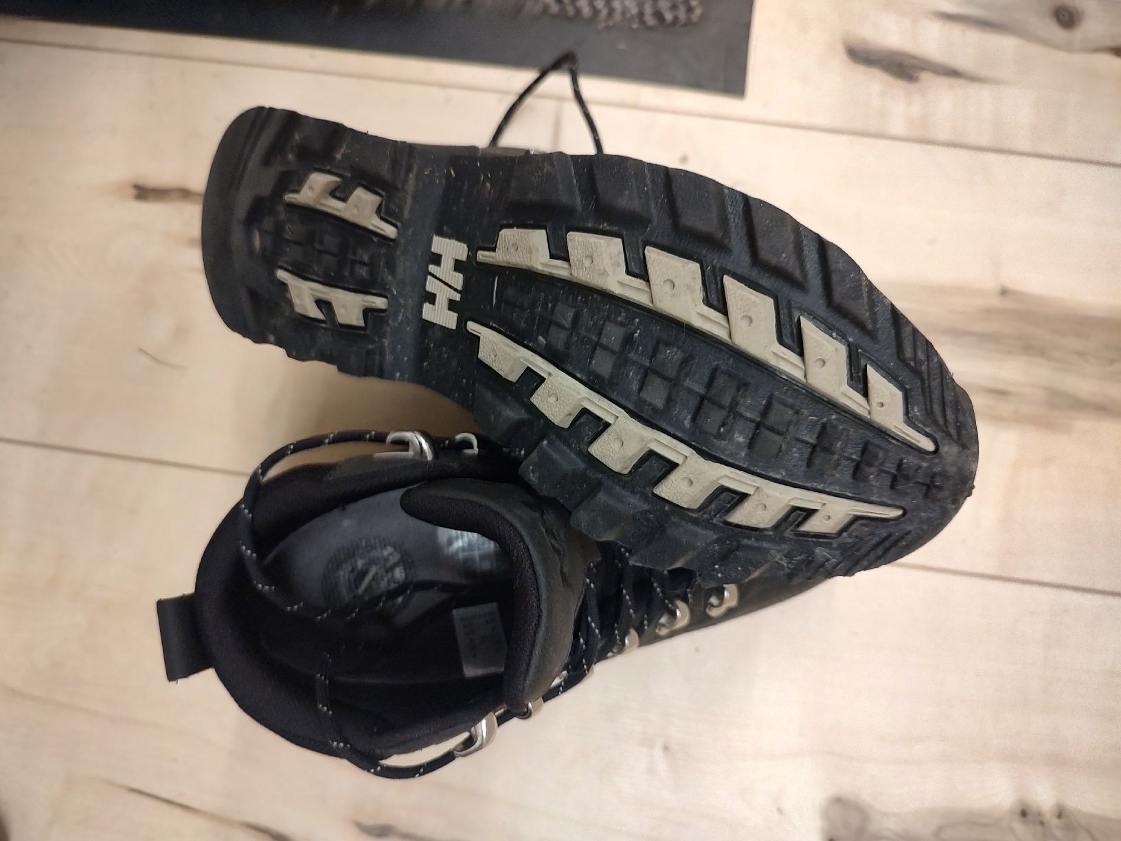 Helly Hansen Scarpe da donna: Helly Hanson Schuhe 37 – Usato da Wiler (Lötschen) venduto da mic_77ld 3