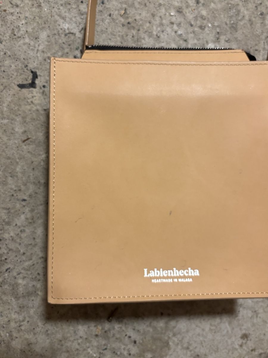 Borse da donna: Sac à main Labienhecha cuir beige occasion – Usato da Vevey venduto da lau_c6mw