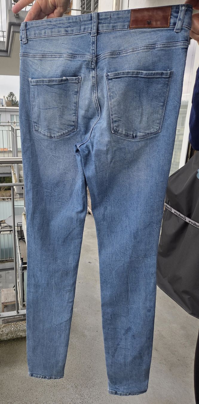 Jeans: Minimum Jeans Denmark Gr. 29/34, hellblau, Top Zustand! – Nuovo (secondo la descrizione) da Greifensee venduto da Julie8606 1