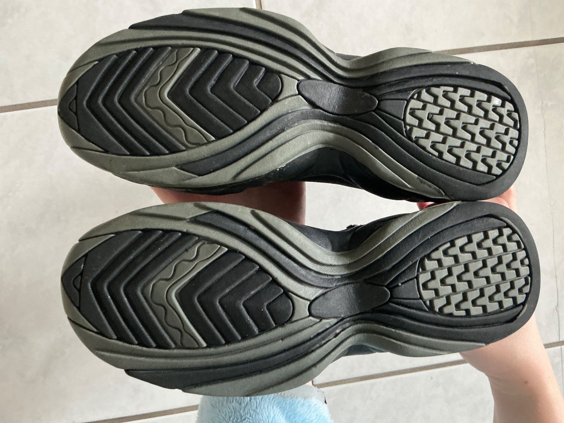 Scarpe da uomo: Tauchschuhe Gr.37 – Usato da Galgenen venduto da 67sab 2