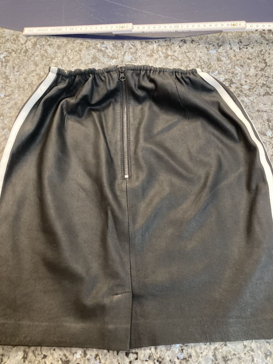 Adidas Gonne: Adidas Lederrock Gr S – Usato da Dietikon venduto da Closet_refurbished 6
