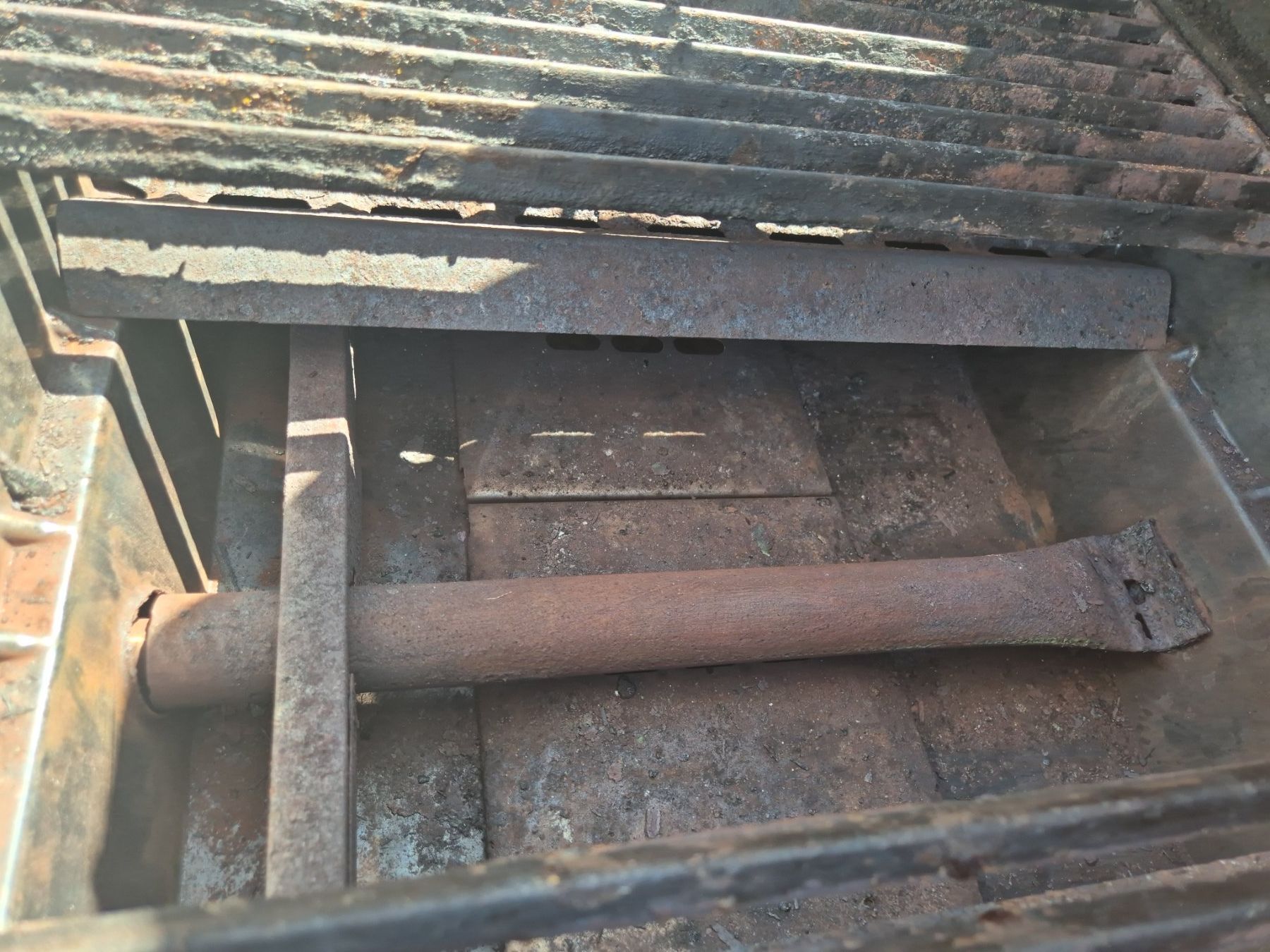 Broil King Griglie: Broil King Baron Grill mit Seitenkocher – Usato da Grüningen venduto da maenimaa 4
