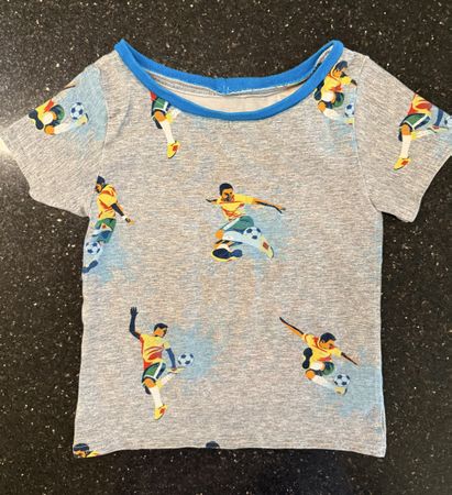 Kinder T-Shirt Fussball Druck Grösse 92 guter Zustand