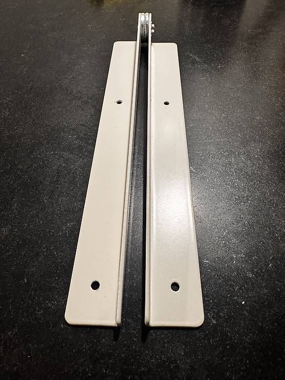 Fixations: Ikea Ekby Riset – D'occasion à Zürich par geminyone80 3