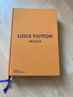 LOUIS VUITTON Défilés Book / Catwalk (French)