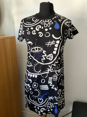 Robe noire Desigual à motifs originaux, taille S
