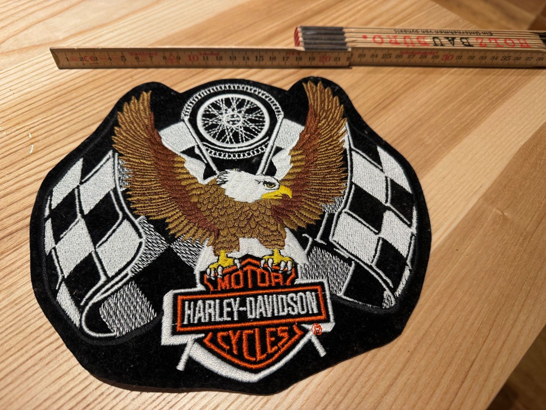 Harley-Davidson Placchette & Badge: HARLEY DAVIDSON STOFF BADGE XXL 23 CM – Usato da Balterswil venduto da MR_FEELGOOD