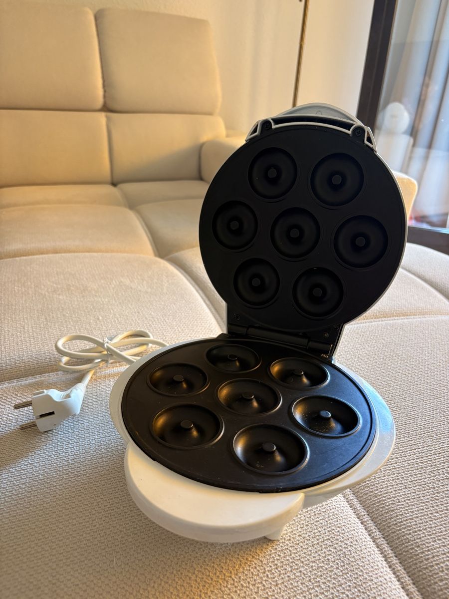 Elettrodomestici da cucina: Home Electric Donut Maker 7fach Weiss gebraucht – Usato da Kriens venduto da dajaxoxo 1