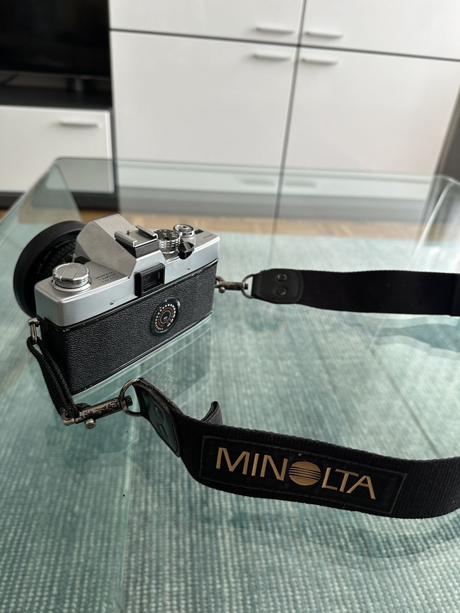 Minolta Fotocamera: Minolta SR-T 100 mit Objektiv & Tasche – Usato da Oberengstringen venduto da sasej 2