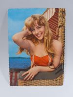 Vintage Pin Up Ansichtskarte / Postkarte - Karin Baal