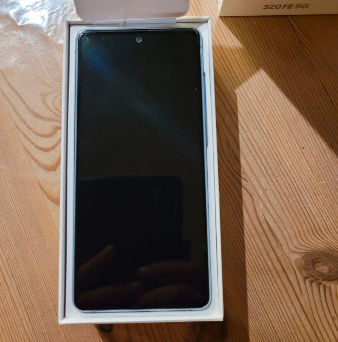 Samsung Telefoni cellulari / Smartphones: Samsung S20 FE Top Zustand 128GB – Usato da Luzern venduto da Waince786 2