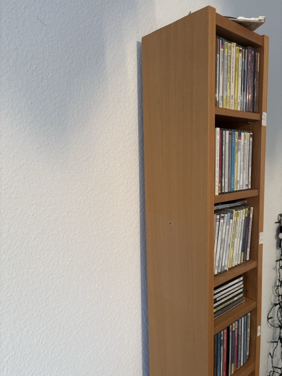 Regale: CD Regal schmal mit Gebrauchsspuren – Defekt aus Zürich von Fuxion 2