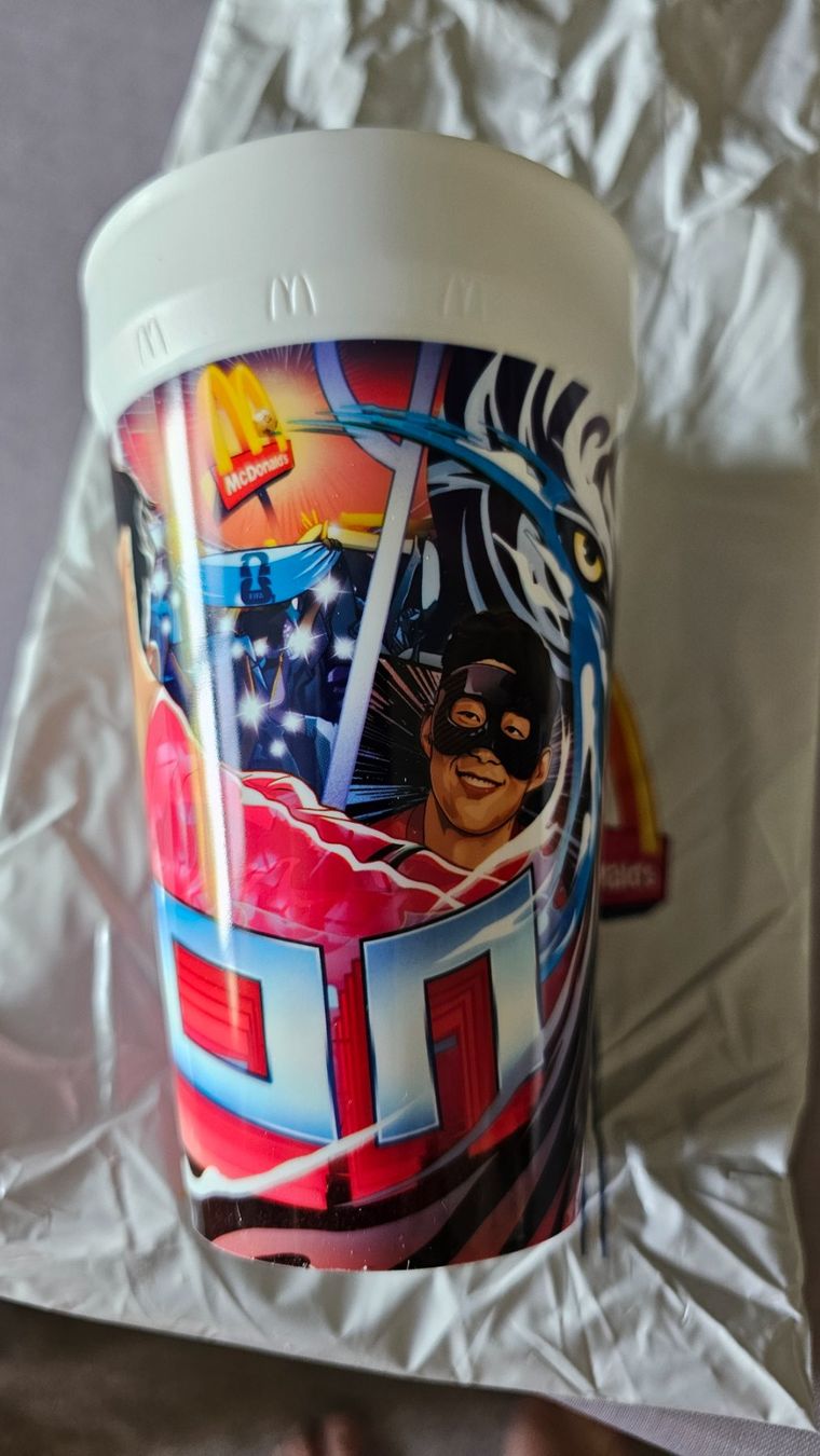 Recipients et similaires: WM26-Becher McDonald's Son – Neuf avec emballage d'origine à Zug par alt_9p2z 1
