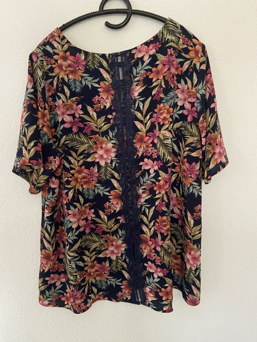 Camicette: Blouse t.48 – Nuovo (secondo la descrizione) da Berlens venduto da aye_lf66 1