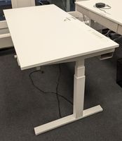 Höhenverstellbarer Schreibtisch weiss