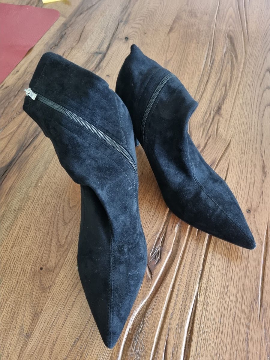 Scarpe da donna: Schuhe schwarz 41 – Usato da Adliswil venduto da rossoelmare