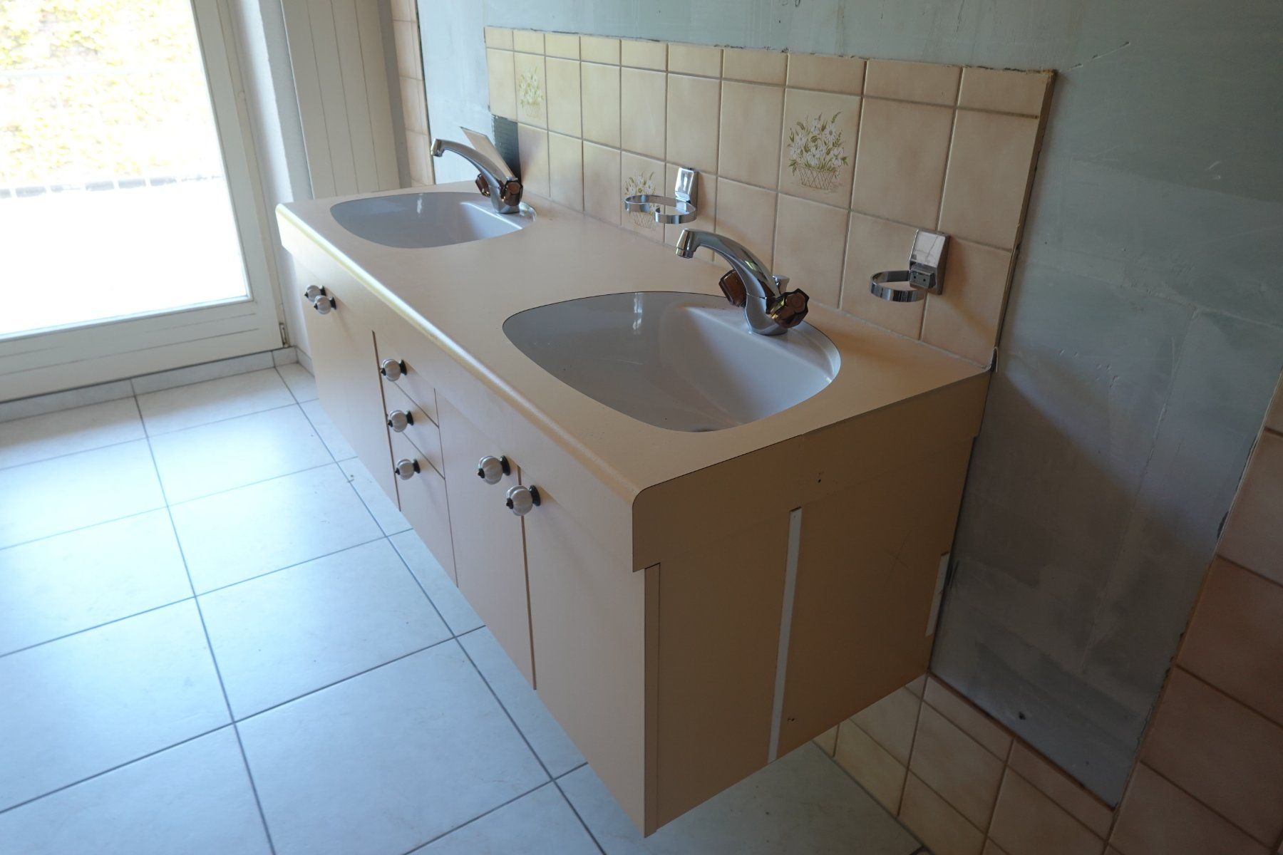 Badezimmermöbel: Doppellavabo mit Unterschrank – Gebraucht aus Himmelried von RonMei65