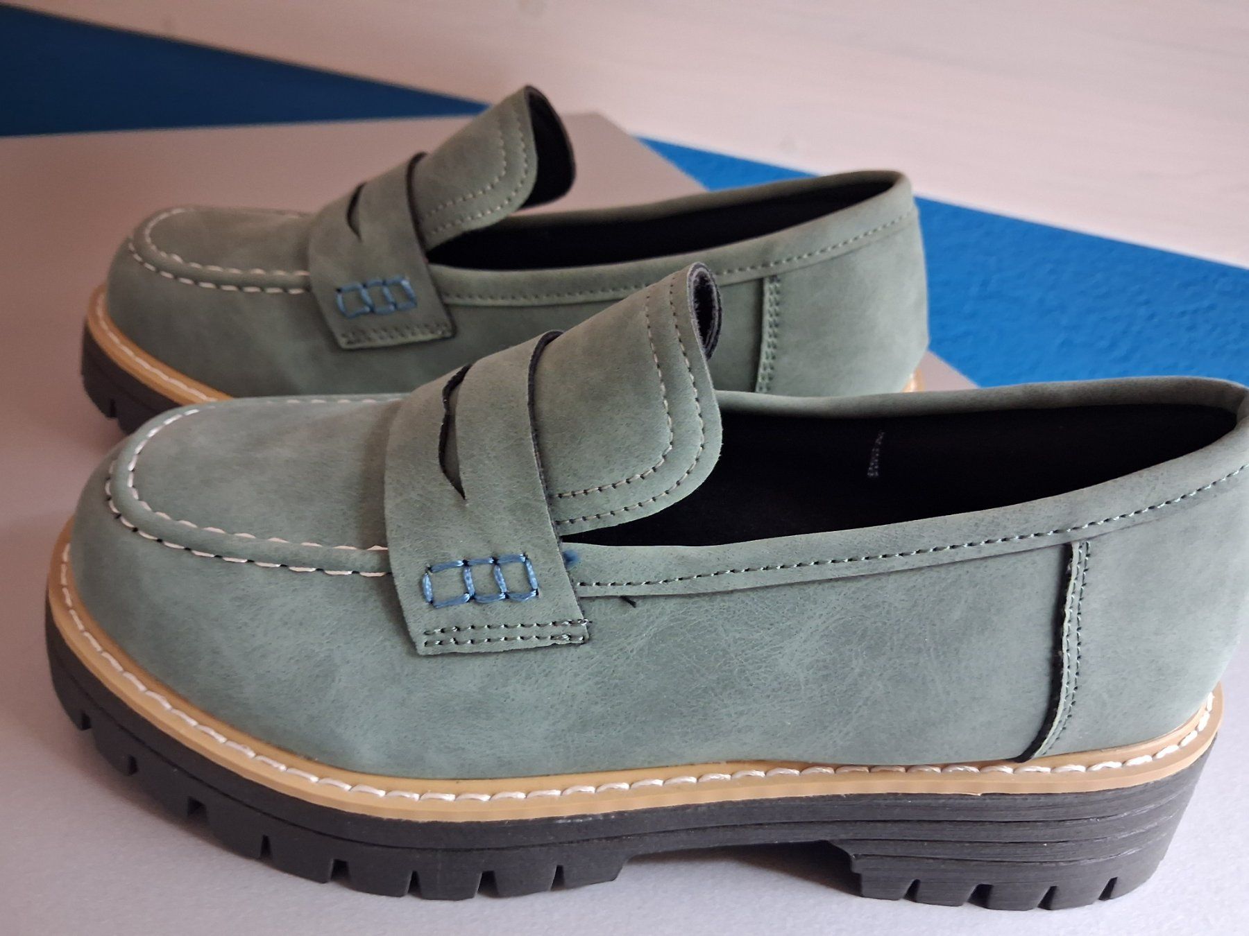 Chaussures femmes: HALBSCHUH IN OLIVE GRÜN – Neuf (Voir description) à langnau par Santos1411