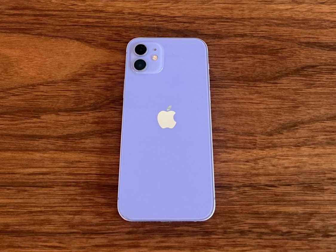 Apple Telefoni cellulari / Smartphones: Apple iPhone 12 128GB Violett – Usato da Frauenfeld venduto da Par4n0rm4l 2