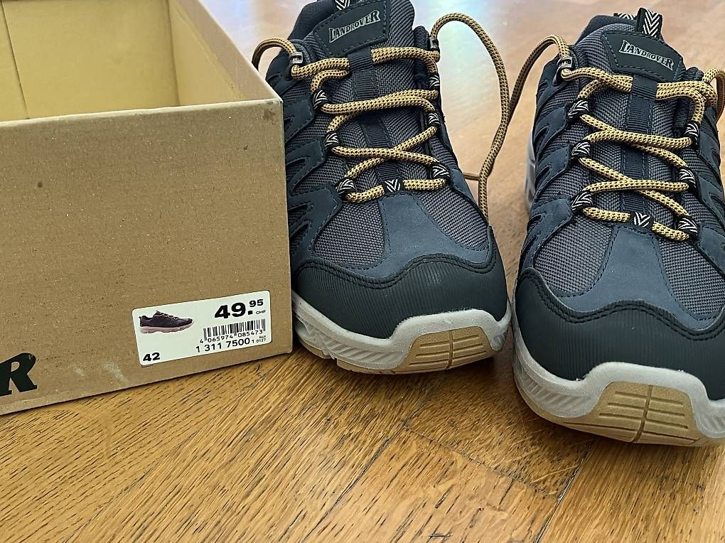 Scarpe da uomo: Ungetragene Landrover Wanderschuhe (Gr. 42) – Usato da Wädenswil venduto da esp_z8tb 1
