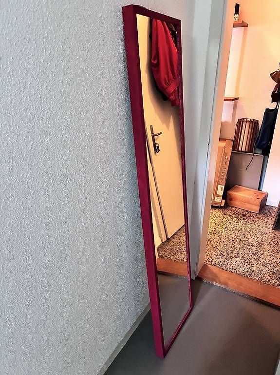 Ikea Spiegel: Spiegel mit rotem Rahmen – Gebraucht aus Zürich von Lieblingsdinge 1