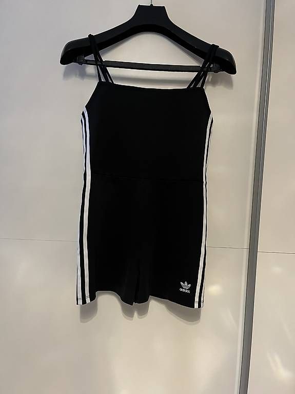 Adidas Tute: Adidas Sport Jumpsuit – Nuovo (secondo la descrizione) da Aarberg venduto da Beni-Nadine86