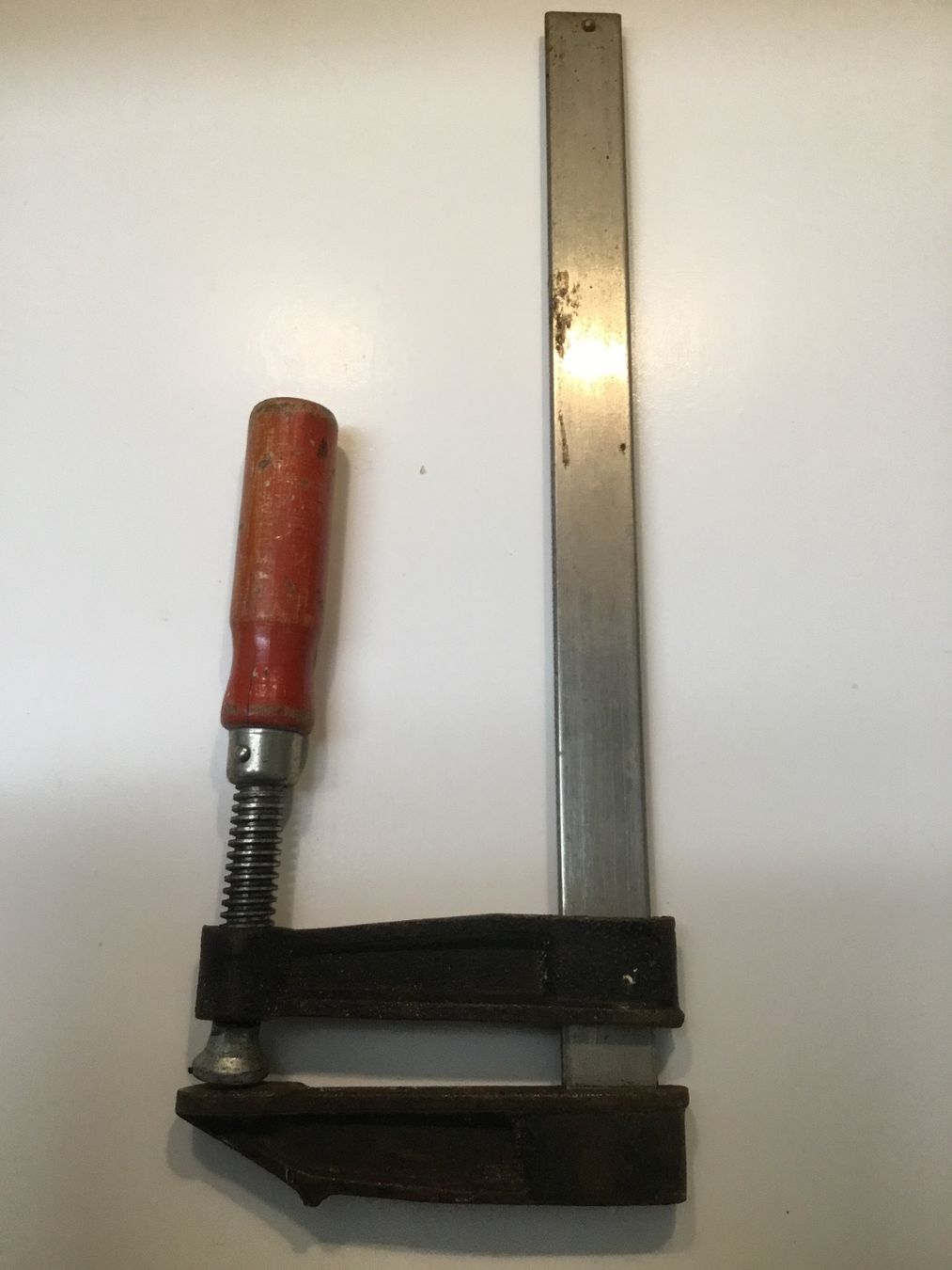 Alle Werkzeuge: Schraubzwinge / Spannweite 25 cm auf 8 cm – Gebraucht aus Kreuzlingen von Schuggerman 1