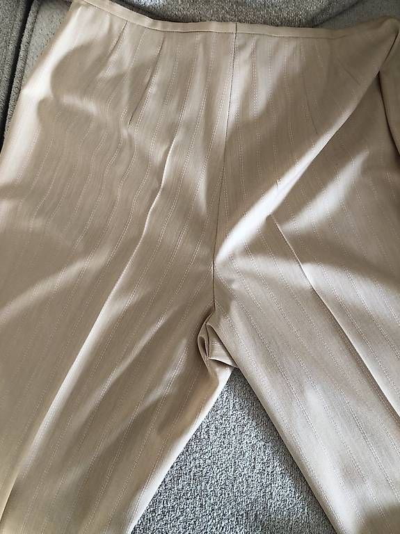 Completi & Tailleur: Escada Hosenanzug aus Wolle, Grösse 40 – Usato da Zürich venduto da Cds10 4