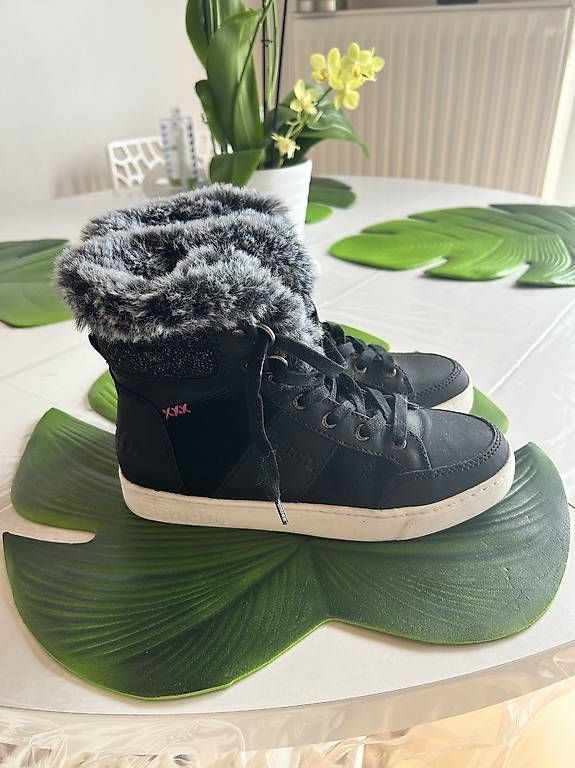 Bench Chaussures filles: Neuves Bench pointure 37 – D'occasion à Monthey par meganoe