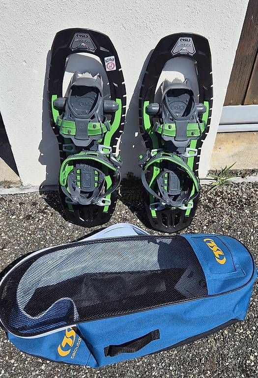 Chaussures garçon: Raquettes à neige NEUVES  – D'occasion à bernex par fabriceznn