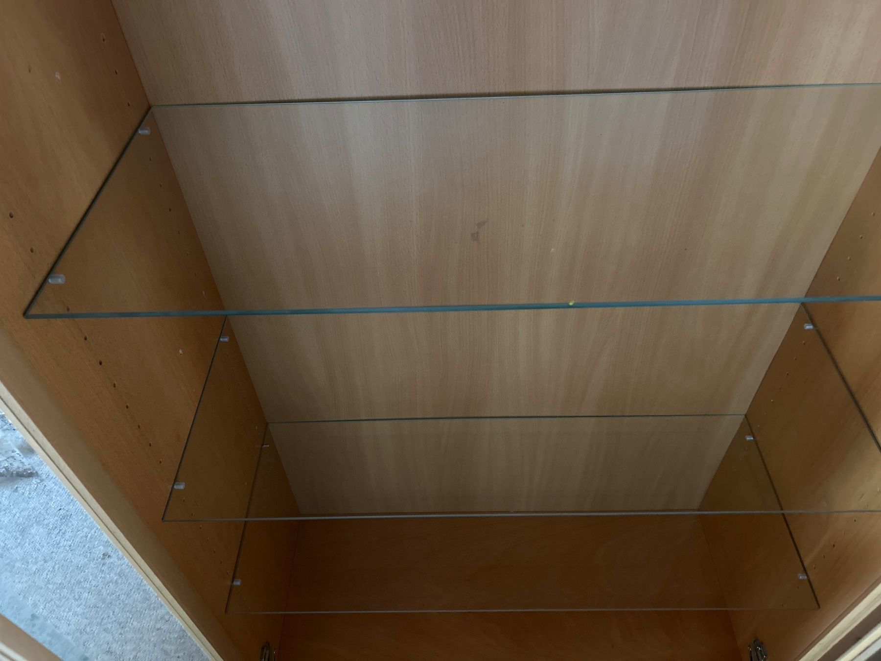 Vitrinen: Gepflegte Vitrine mit Glastüren, Buche hell, sofort! – Gebraucht aus Villnachern von RicardoMary 4